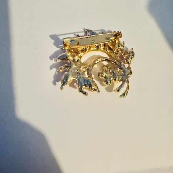 Elegant Purple and Gold Brooch - Picture 2 of 2